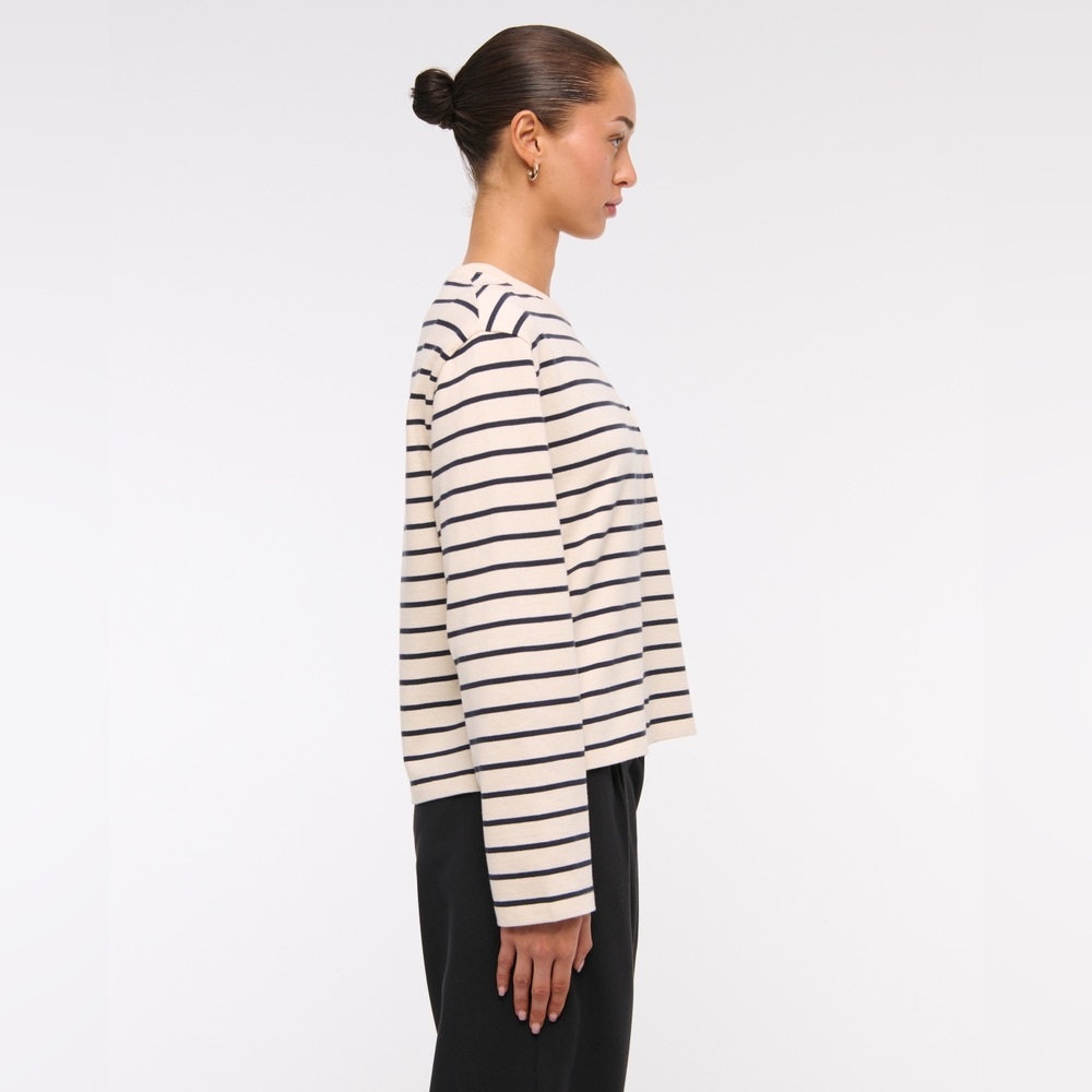 Abercrombie & Fitch Black and White Striped Sweatshirt - Picture 6 of 7